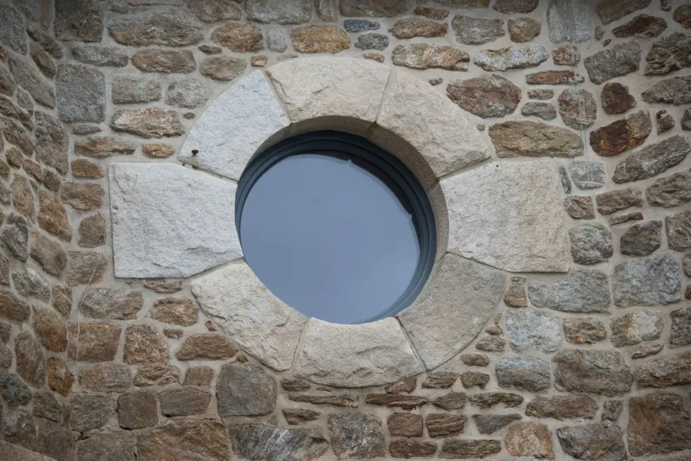 Fenêtre en granit à Landaul