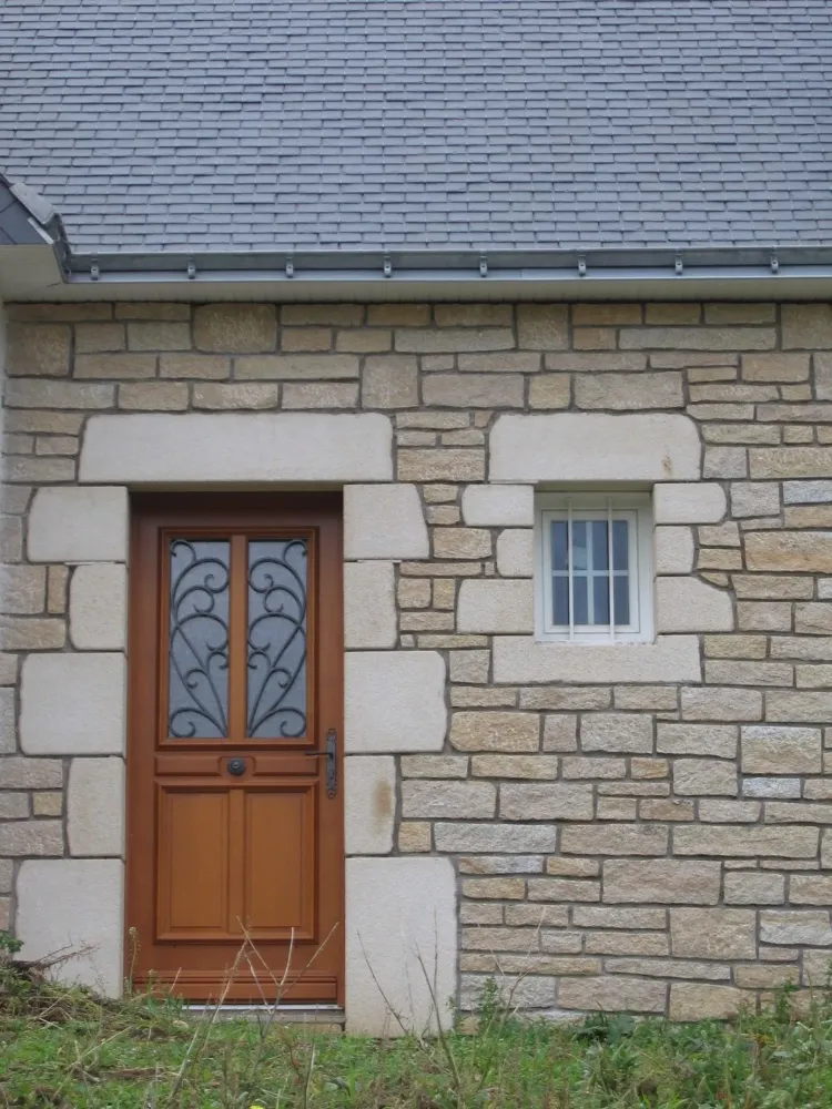 Porte neuf pierre