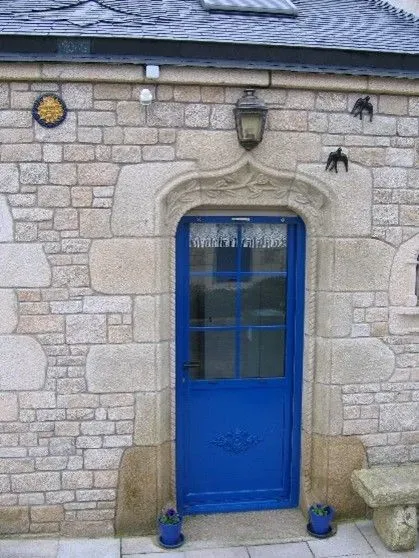 Porte bleu pierre